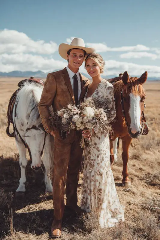 Cowboy Wedding That Looks Expensive Cowboy Wedding That Looks Expensive